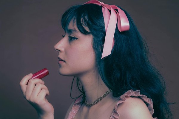 L'Inspirante Parcours d'une Défenseure de la Beauté Éthique